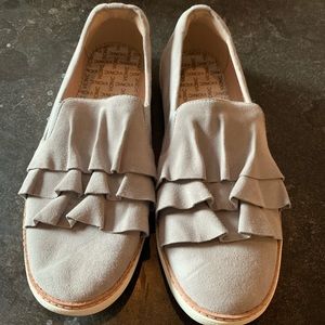Vionic slip-on sneaker